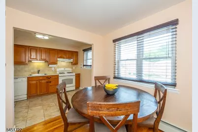 24 Manchester Ct, Wayne Twp., NJ 07470 - Photo 9