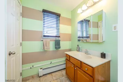 24 Manchester Ct, Wayne Twp., NJ 07470 - Photo 17
