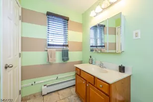 24 Manchester Ct, Wayne Twp., NJ 07470 - Photo 17
