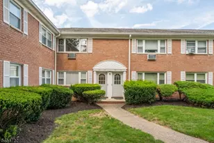 24 Manchester Ct, Wayne Twp., NJ 07470 - Photo 1