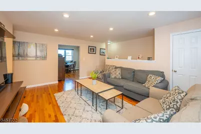 24 Manchester Ct, Wayne Twp., NJ 07470 - Photo 5