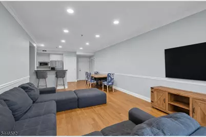 15-19 Tichenor Ln #403, Newark, NJ 07114 - Photo 5