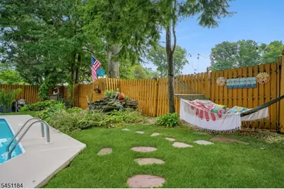 357 Foxwood Rd, Union Township, NJ 07083 - Photo 7