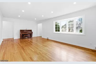 28 Kenz Ter, West Orange Township, NJ 07052 - Photo 5