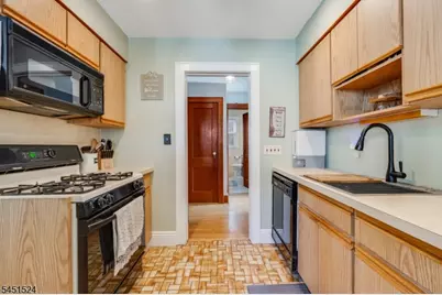 1 Westview Ave, Roseland, NJ 07068 - Photo 17