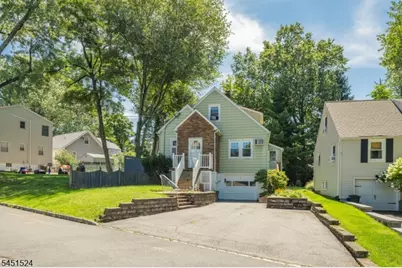 1 Westview Ave, Roseland, NJ 07068 - Photo 5
