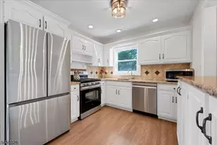 97 Ivy Ln, Bridgewater, NJ 08807 - Photo 15