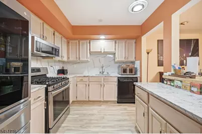 48D Beacon Hill R #D, West Milford, NJ 07480 - Photo 5