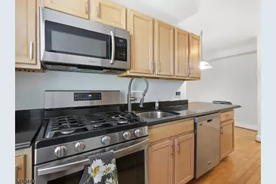 70 S Munn Ave #413, East Orange, NJ 07018 - Photo 3