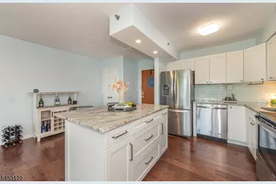 300 Main St #707, Little Falls Township, NJ 07424 - Photo 5