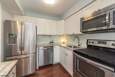 300 Main St #707, Little Falls Township, NJ 07424 - Photo 3
