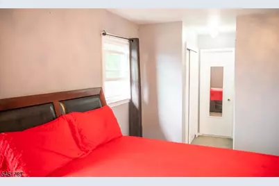 40 E Lincoln Ave, Roselle Park, NJ 07204 - Photo 11