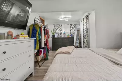 484 Raritan Rd, Roselle, NJ 07203 - Photo 17