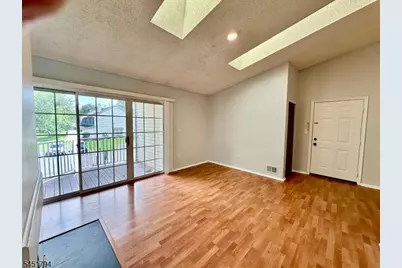 111 Lindsey Ct, Franklin Township, NJ 08823 - Photo 11