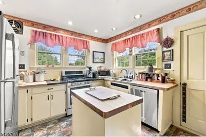 32 Tanners Brook Rd, Chester, NJ 07930 - Photo 13