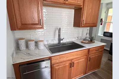 15 Montague Pl #2, Montclair Twp., NJ 07042 - Photo 9