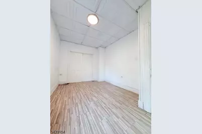 32 Oak Ave, Irvington, NJ 07111 - Photo 13
