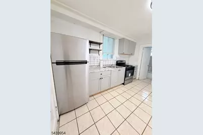 32 Oak Ave, Irvington, NJ 07111 - Photo 7