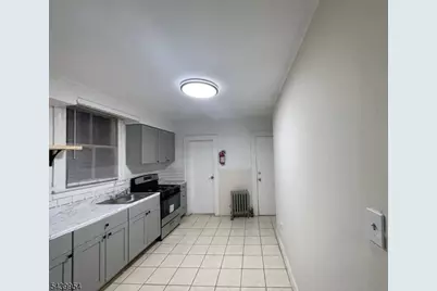 32 Oak Ave, Irvington, NJ 07111 - Photo 3