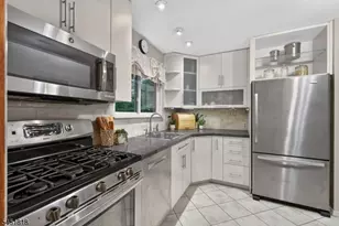 8 Growney St, Edison, NJ 08817 - Photo 13