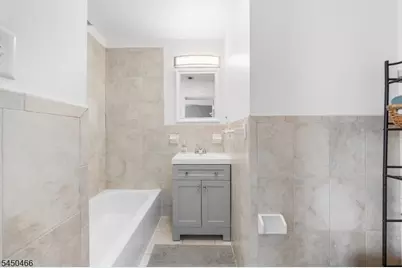 219 Broad St, Newark, NJ 07104 - Photo 15