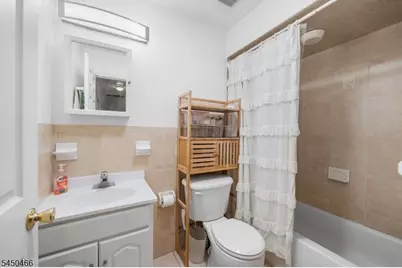 219 Broad St, Newark, NJ 07104 - Photo 17