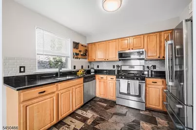 219 Broad St, Newark, NJ 07104 - Photo 9