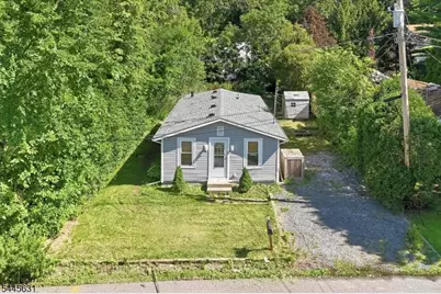 8 Madelyn Ave, West Milford, NJ 07480 - Photo 3