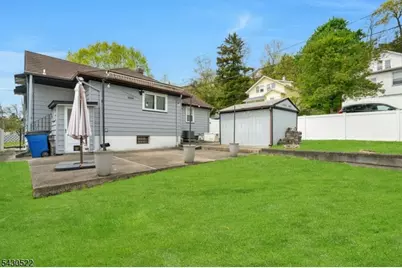 240 Gordon Ave, Totowa, NJ 07512 - Photo 19