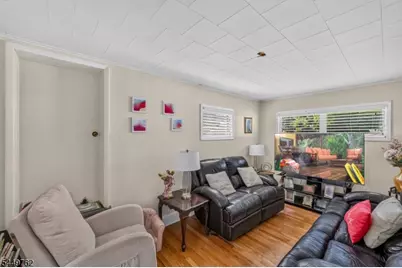 30 Elm St, Ridgefield, NJ 07660 - Photo 15