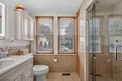 30 Elm St, Ridgefield, NJ 07660 - Photo 17