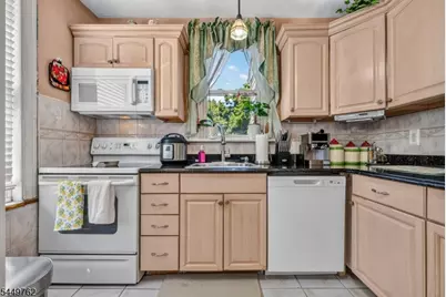 30 Elm St, Ridgefield, NJ 07660 - Photo 11