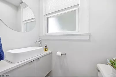 304 Brook Ave, Passaic, NJ 07055 - Photo 9