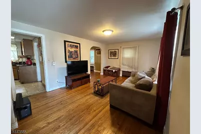 1129 Caldwell Ave, Union Township, NJ 07083 - Photo 5