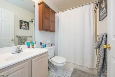 10 Parkside Ct, Wayne Twp., NJ 07470 - Photo 15