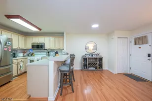 10 Parkside Ct, Wayne Twp., NJ 07470 - Photo 3