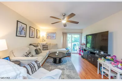 10 Parkside Ct, Wayne Twp., NJ 07470 - Photo 7