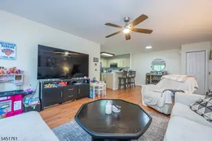 10 Parkside Ct, Wayne Twp., NJ 07470 - Photo 9