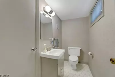 37 Hilltop Ter, Bloomingdale, NJ 07403 - Photo 17