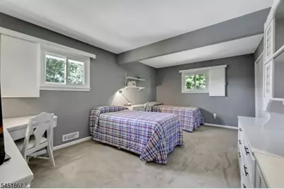 37 Hilltop Ter, Bloomingdale, NJ 07403 - Photo 7