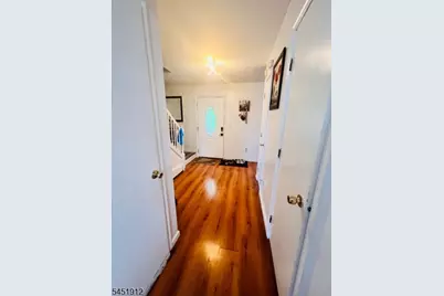 16 Victoria Ave, Newark, NJ 07104 - Photo 5