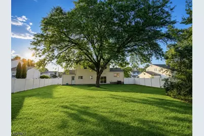 13 Patton Dr, Franklin Township, NJ 08873 - Photo 5