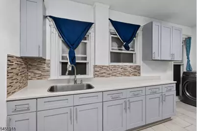 285 Amherst St, East Orange, NJ 07018 - Photo 13