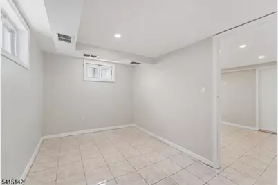 21 Hazard Pl, Elizabeth, NJ 07208 - Photo 29