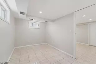 21 Hazard Pl, Elizabeth, NJ 07208 - Photo 29