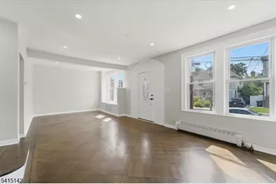 21 Hazard Pl, Elizabeth, NJ 07208 - Photo 7