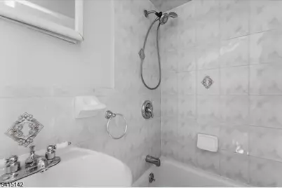 21 Hazard Pl, Elizabeth, NJ 07208 - Photo 25