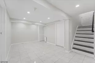 21 Hazard Pl, Elizabeth, NJ 07208 - Photo 27