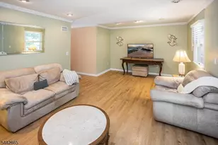 10 Brookstone Cir, Parsippany, NJ 07950 - Photo 11