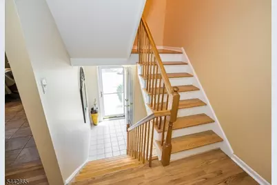 10 Brookstone Cir, Parsippany, NJ 07950 - Photo 3